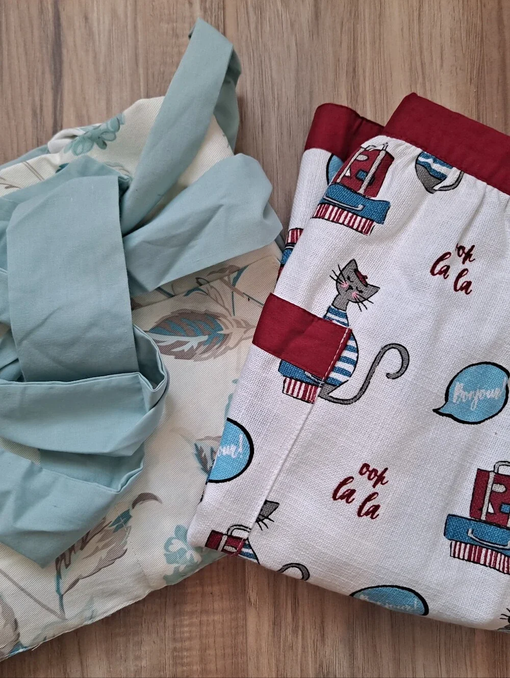 100 % Cotton Aprons Cotton 2, Crazy Cat Lady or Floral Cottage Vibe! New